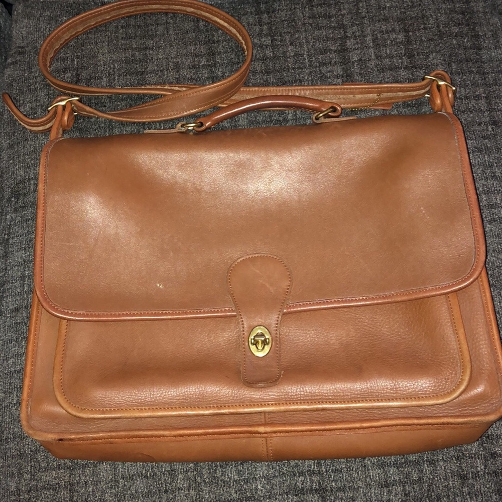 AUTH 80’s Coach Messenger bag
